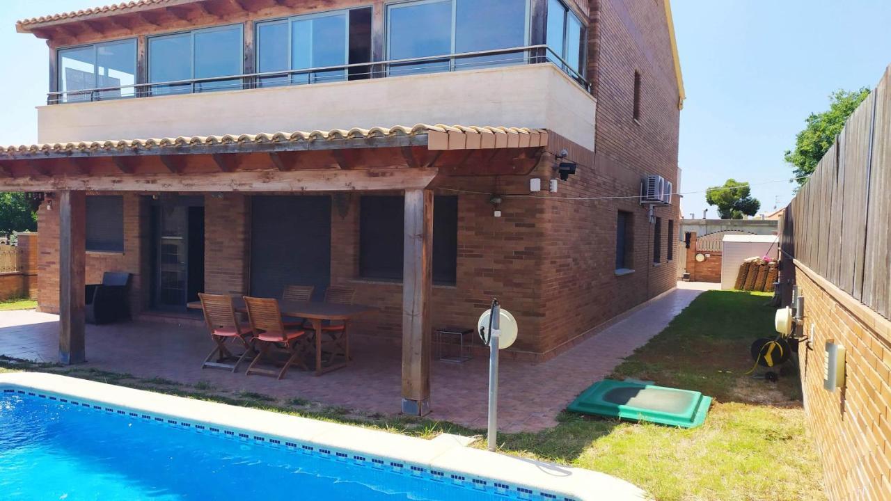 Vila Chalet Moderno Con Piscina En Calafell Exteriér fotografie